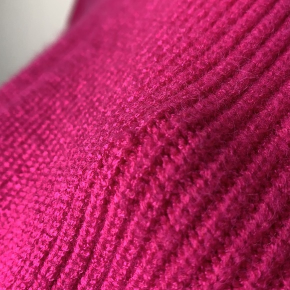 Elodie pink Cropped pullover soft knit sweater size Medium - Picture 8 of 9